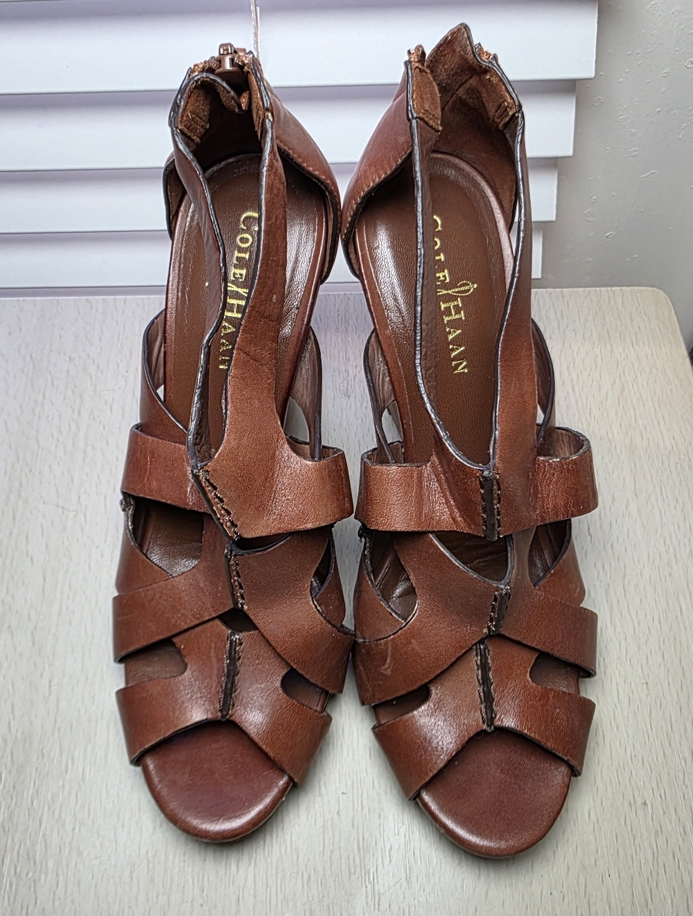 Cole Haan Brown Leather Wedge Sandals Strappy Zipper Closure Resortwear Work